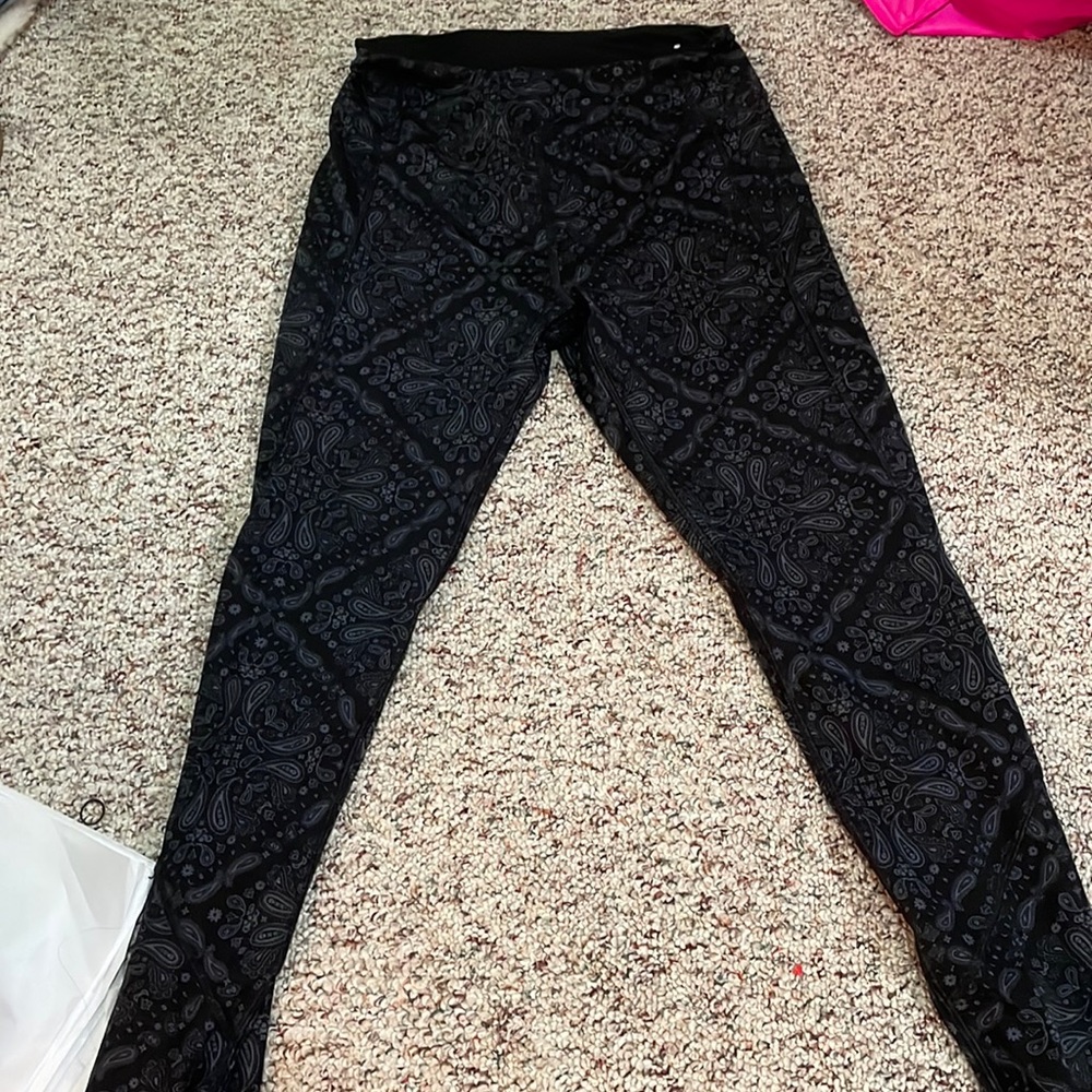 Black design leggings